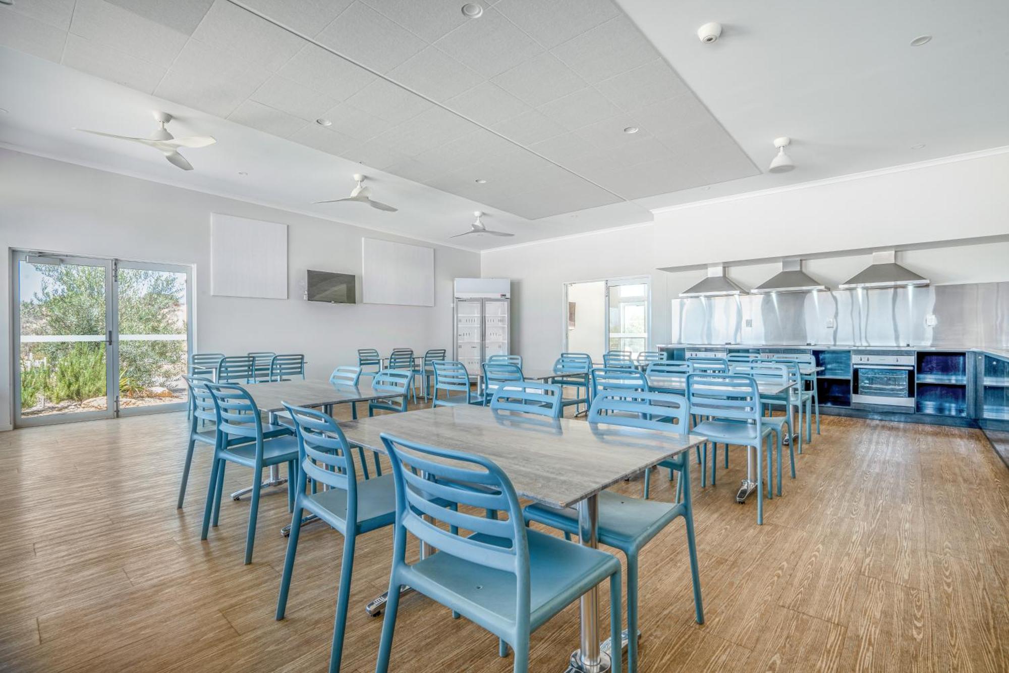 Tasman Holiday Parks - Denham Seaside Bagian luar foto